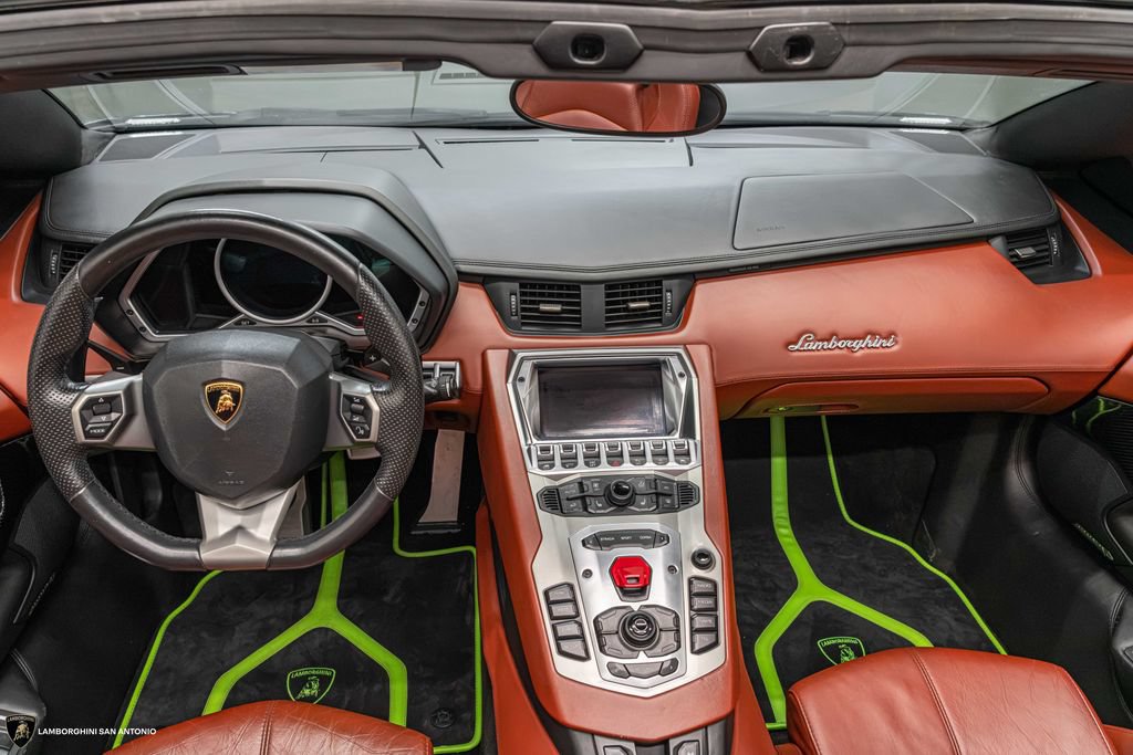 Used 2015 Lamborghini Aventador LP 700-4 AWD/4WD image 4