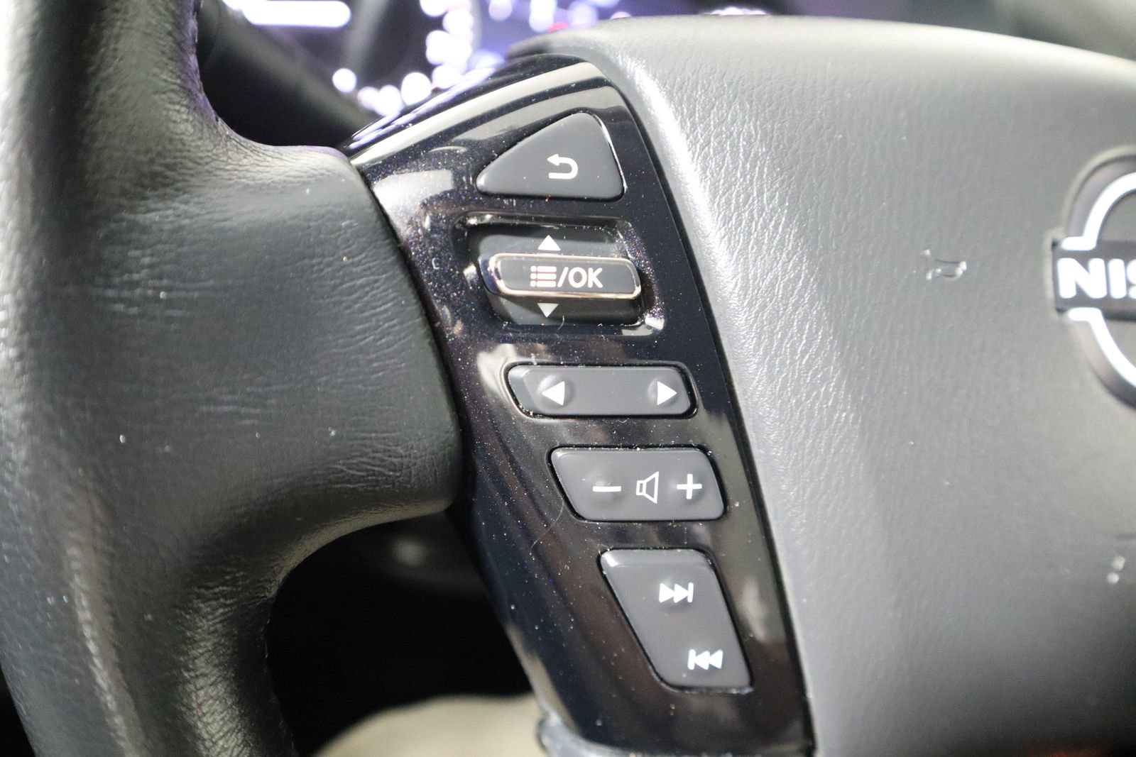 Used 2023 Nissan Armada SV image 36