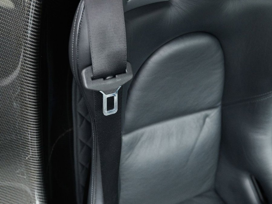 Used 2004 Porsche Carrera GT image 23