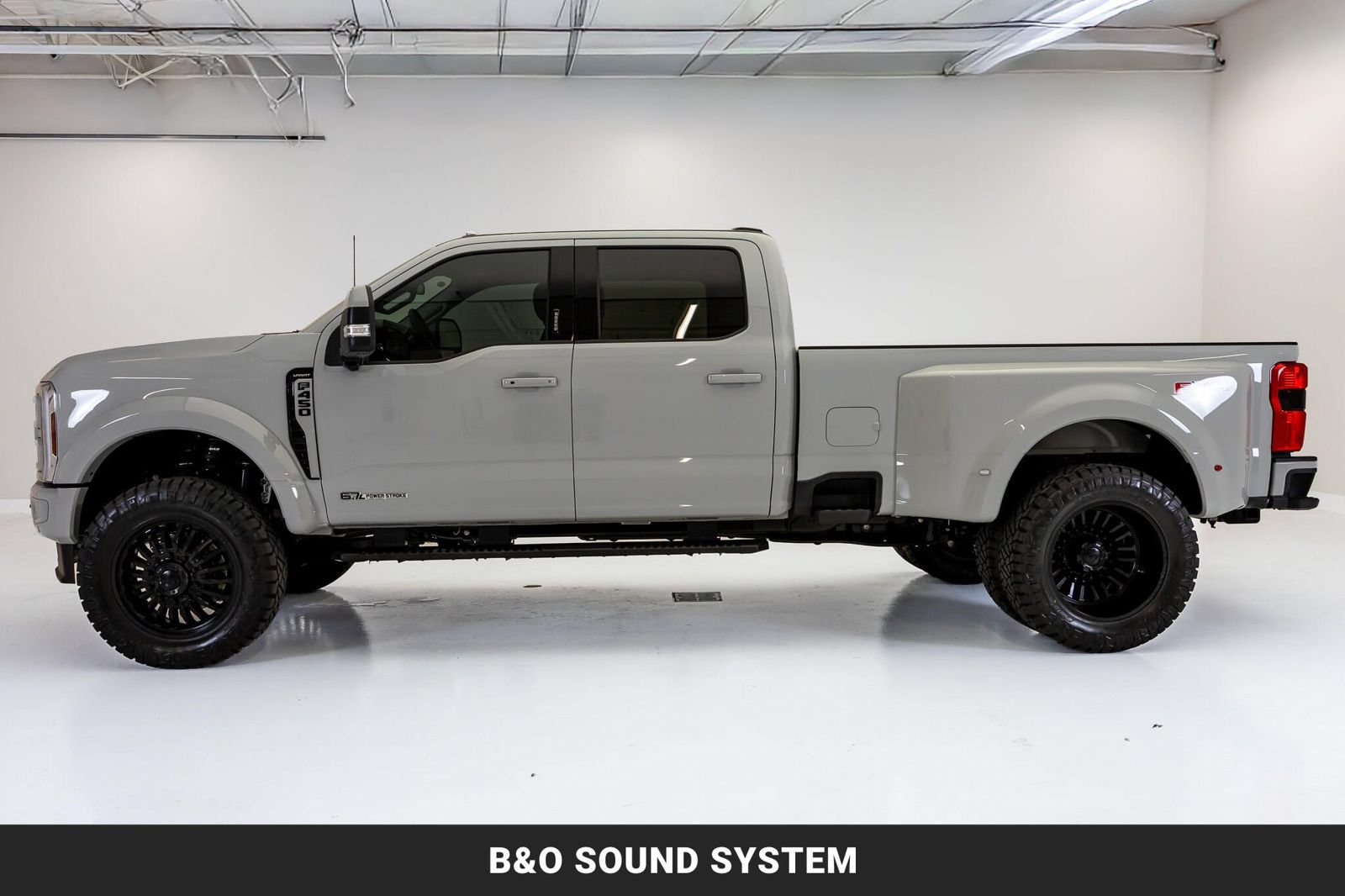 Used 2026 Ford F450 Lariat w/ Lariat Premium Package AWD/4WD image 5