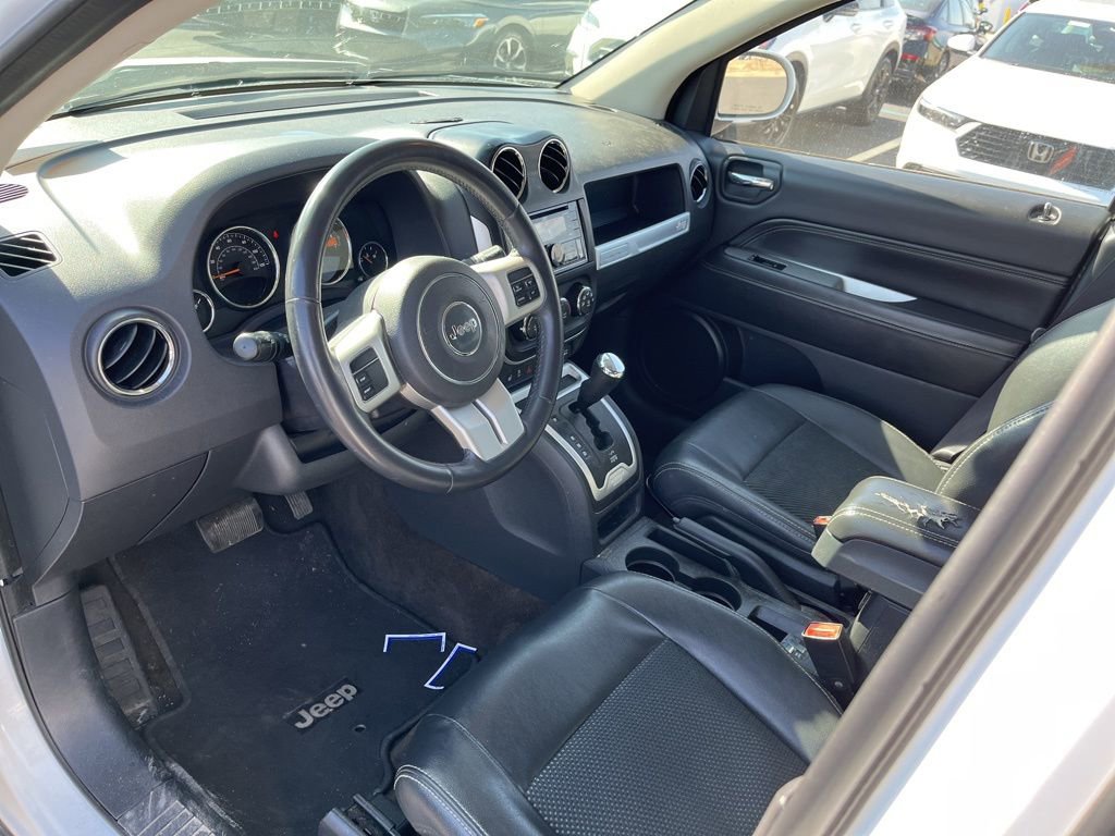 Used 2015 Jeep Compass Latitude image 24
