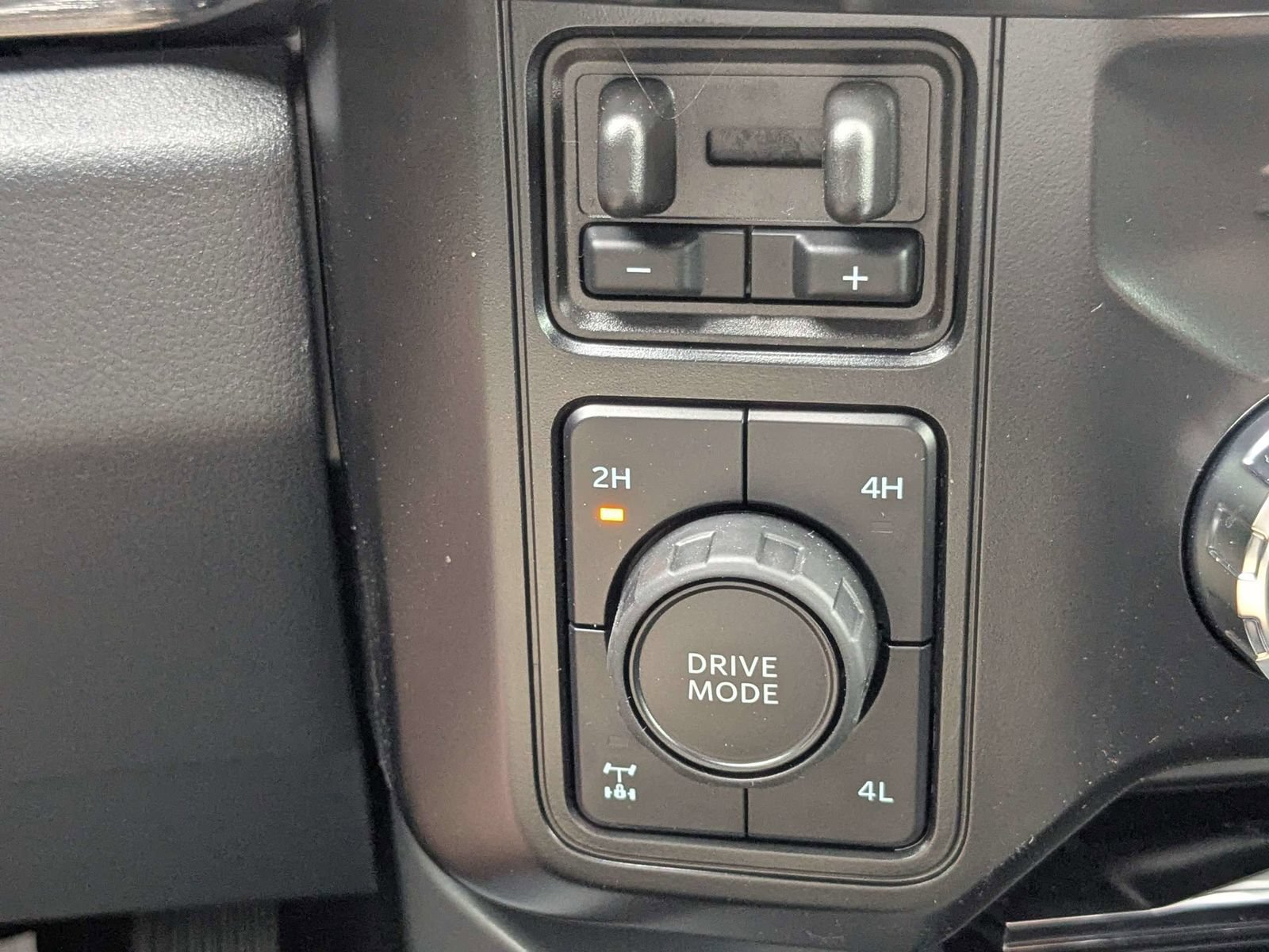 New 2026 Ford F250 Lariat w/ Black Appearance Package AWD/4WD image 25