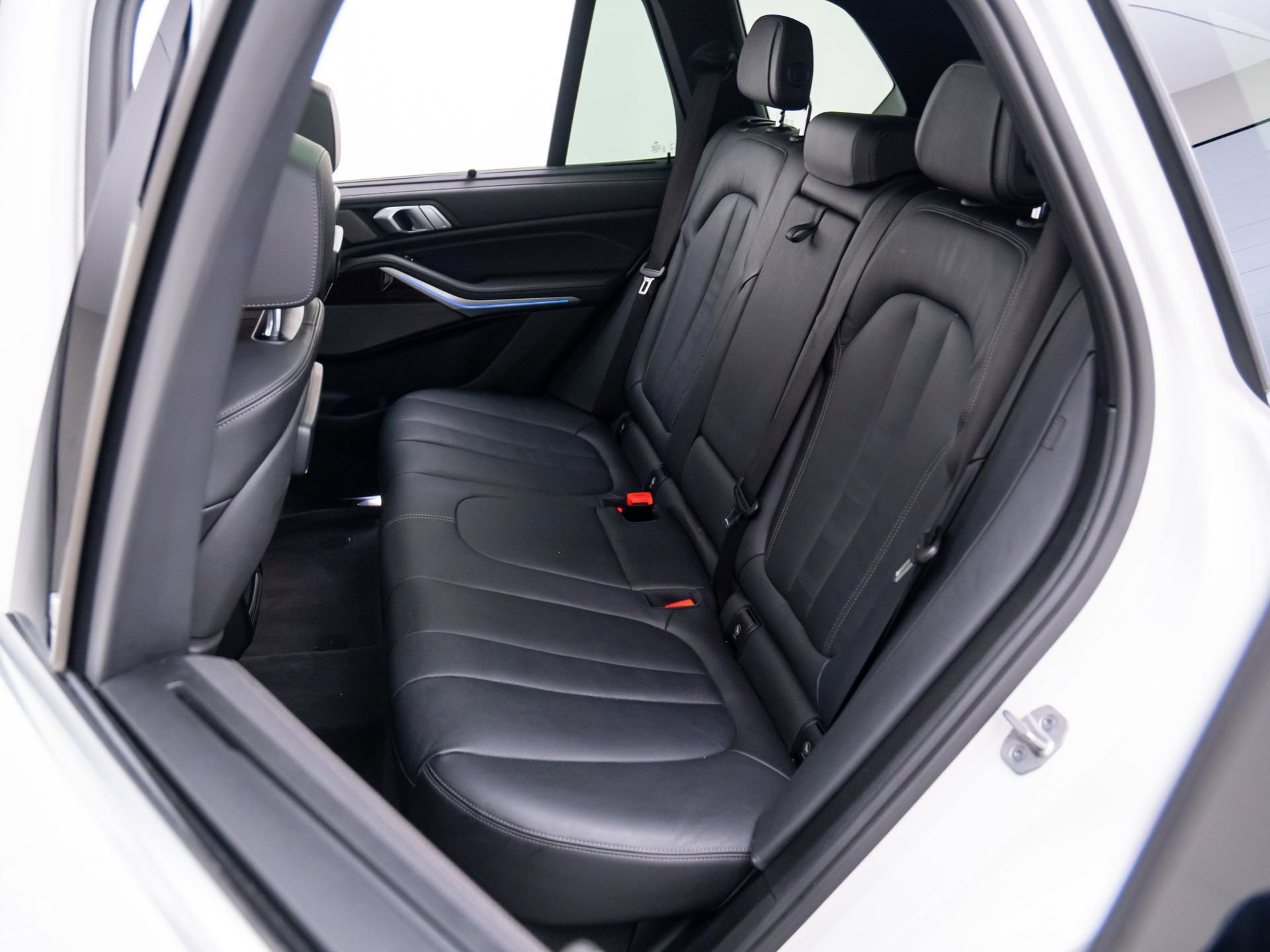 Used 2021 BMW X5 xDrive45e w/ Executive Package image 16