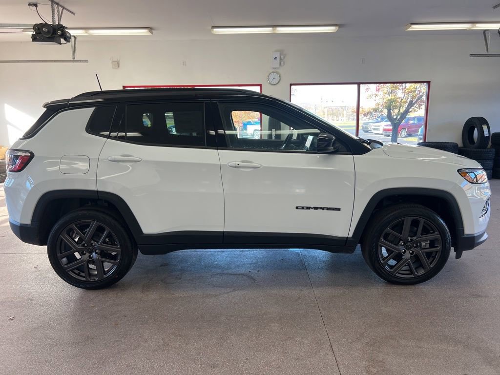 New 2026 Jeep Compass Limited AWD/4WD image 31