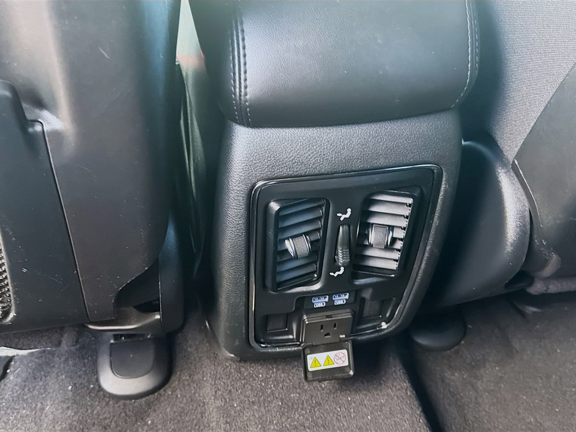 Used 2021 Jeep Grand Cherokee Limited w/ Sun & Sound Group RWD image 23