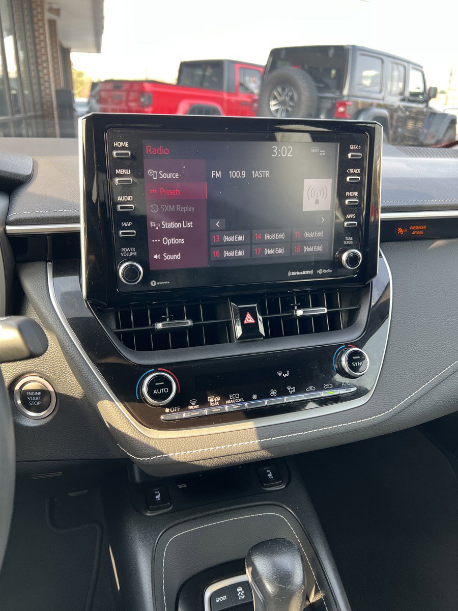 Used 2022 Toyota Corolla XSE FWD image 25