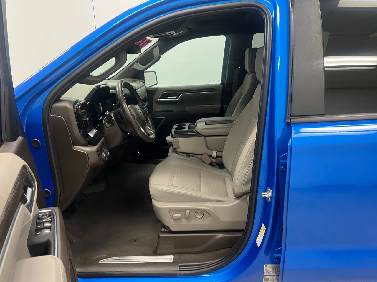 Used 2025 Chevrolet Silverado 1500 LT image 22