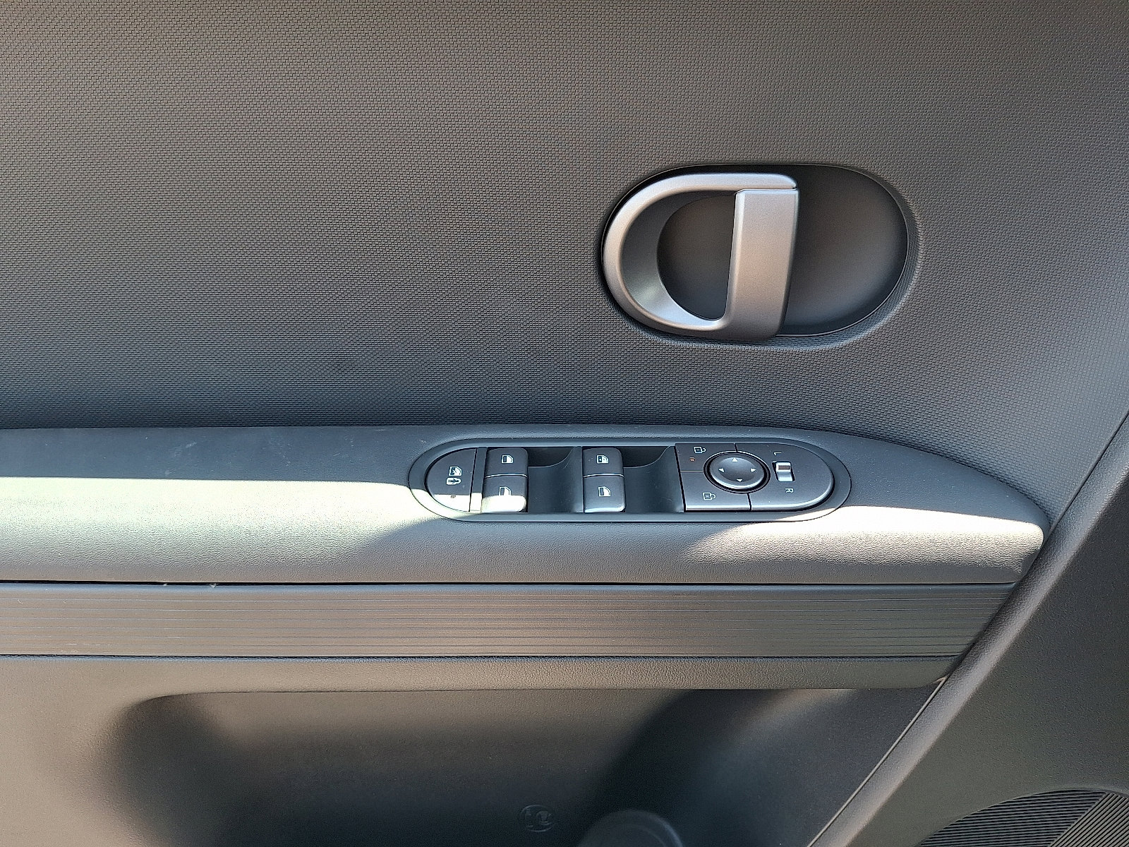 New 2025 Hyundai Ioniq 5 SE image 11