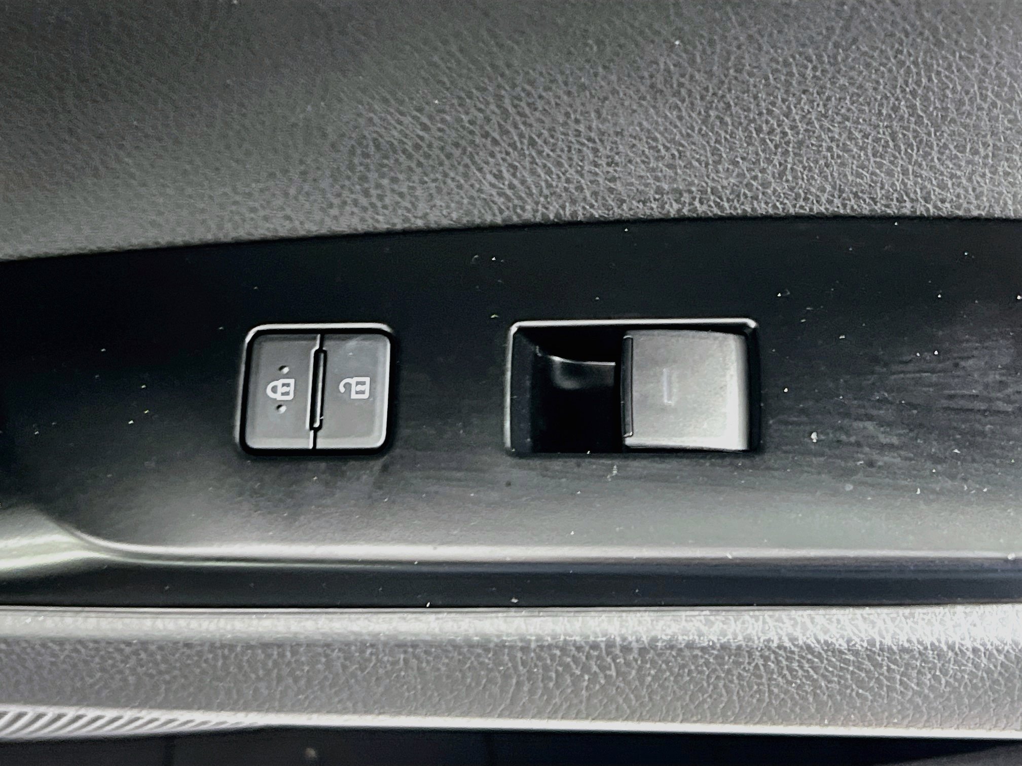 Used 2025 Toyota Camry LE FWD image 29
