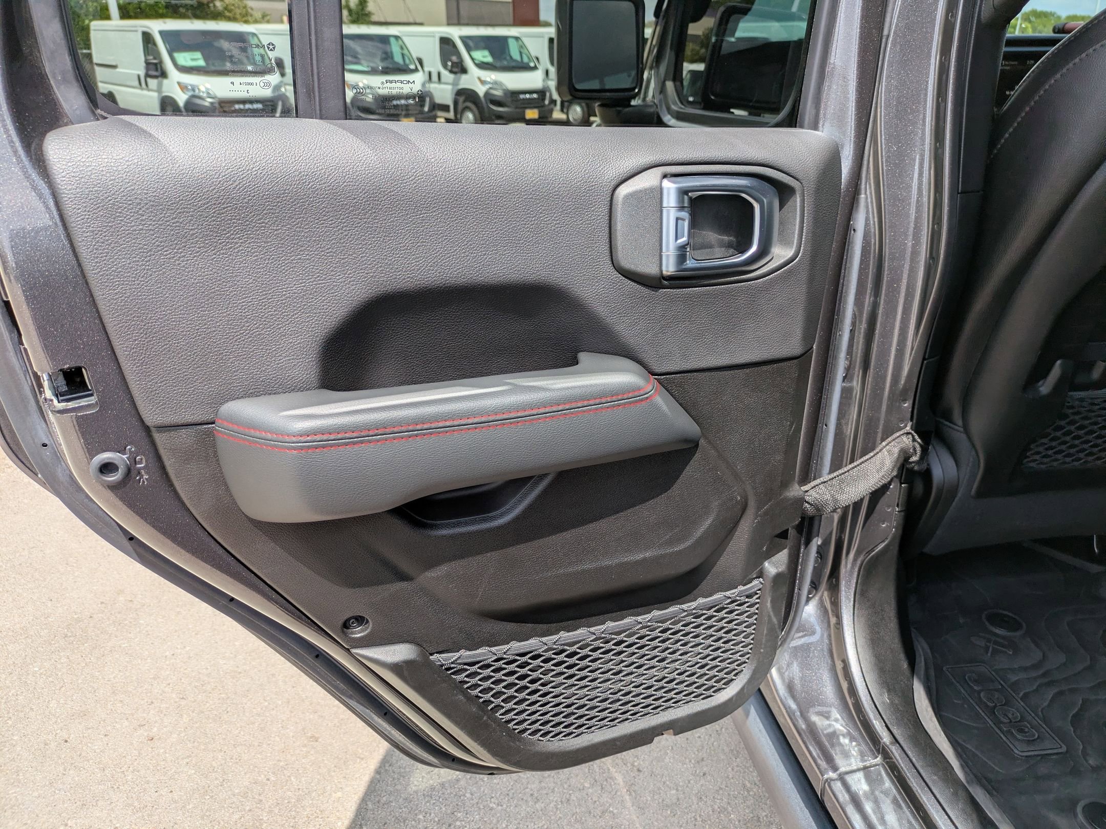 Used 2023 Jeep Gladiator Rubicon w/ Cold Weather Group image 13