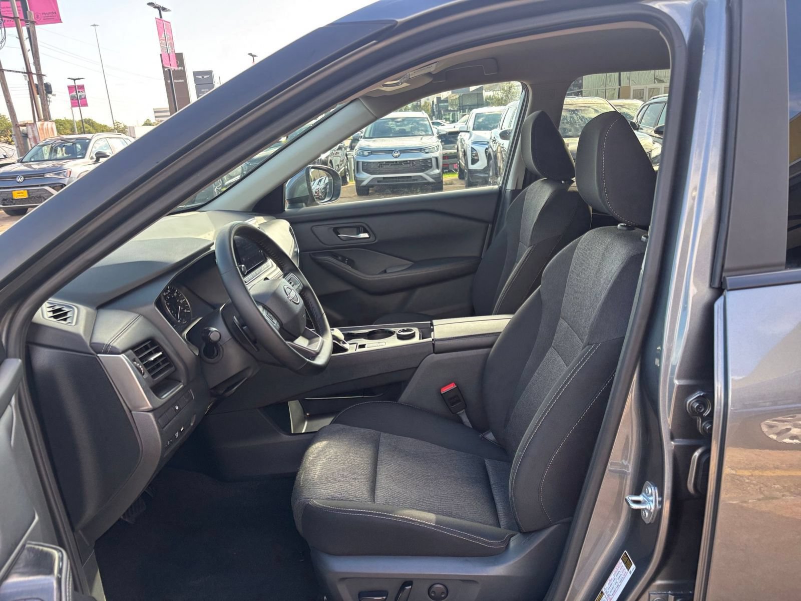 Used 2026 Nissan Rogue SV AWD/4WD image 28