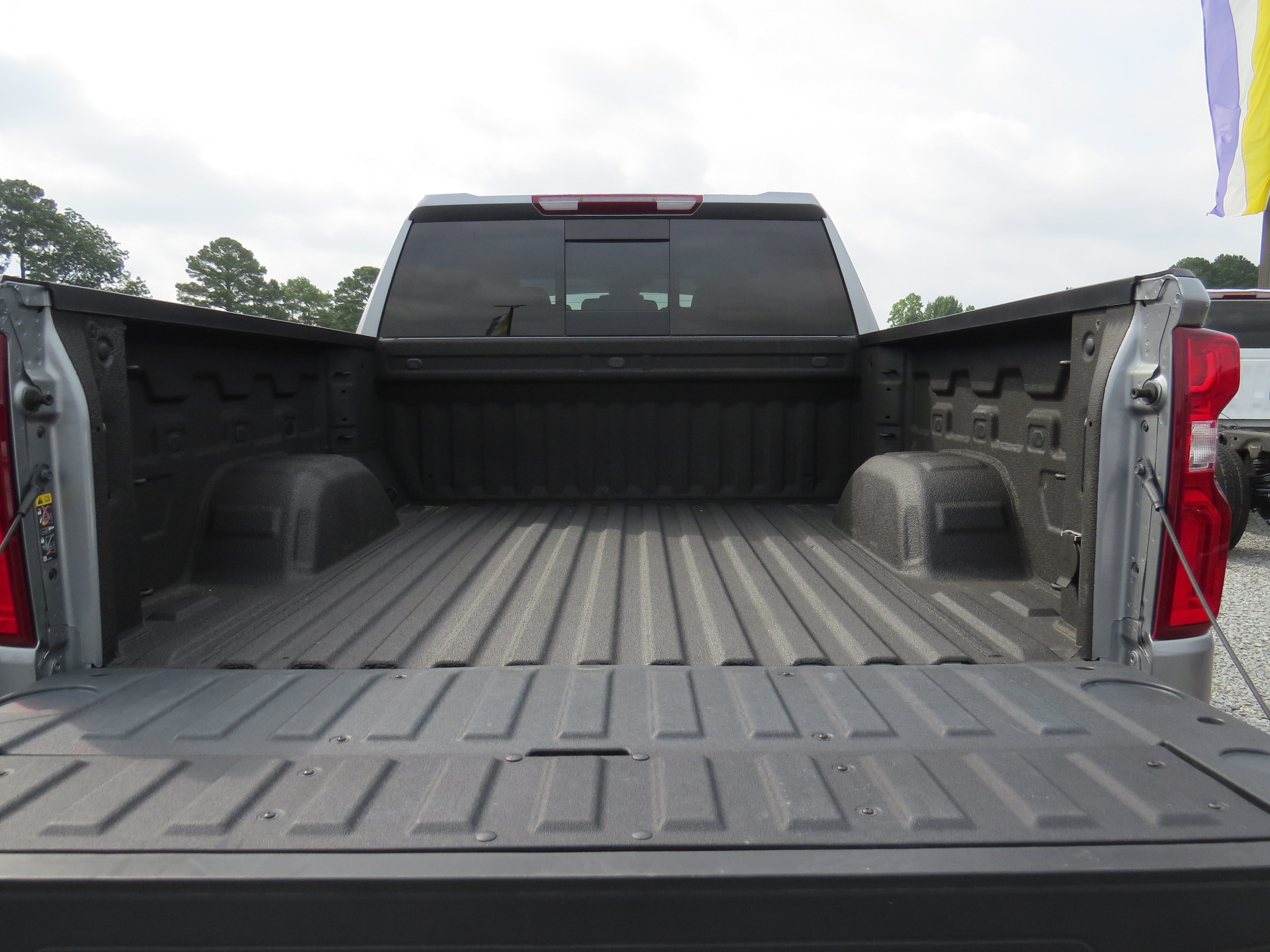 Used 2025 Chevrolet Silverado 1500 LT Trail Boss w/ Convenience Package II AWD/4WD image 16