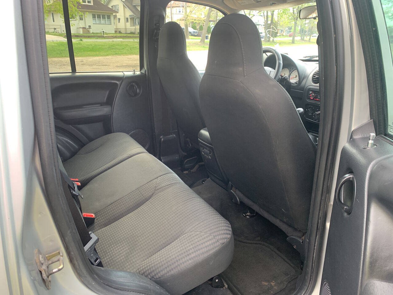 Used 2004 Jeep Liberty Sport w/ PWR Convenience Group AWD/4WD image 8