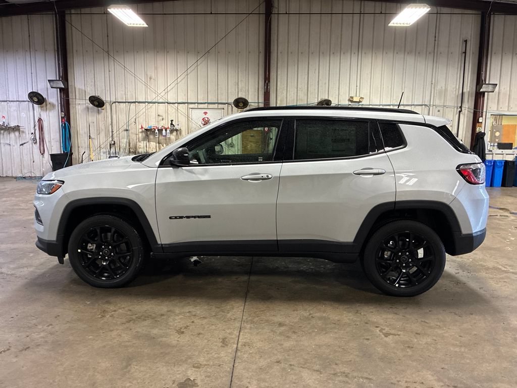 New 2025 Jeep Compass Latitude w/ Sun & Sound Group AWD/4WD image 2