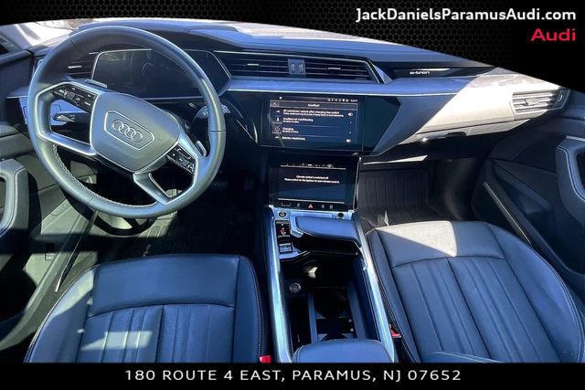 Used 2023 Audi e-tron Premium Plus w/ Premium Plus Package AWD/4WD image 11