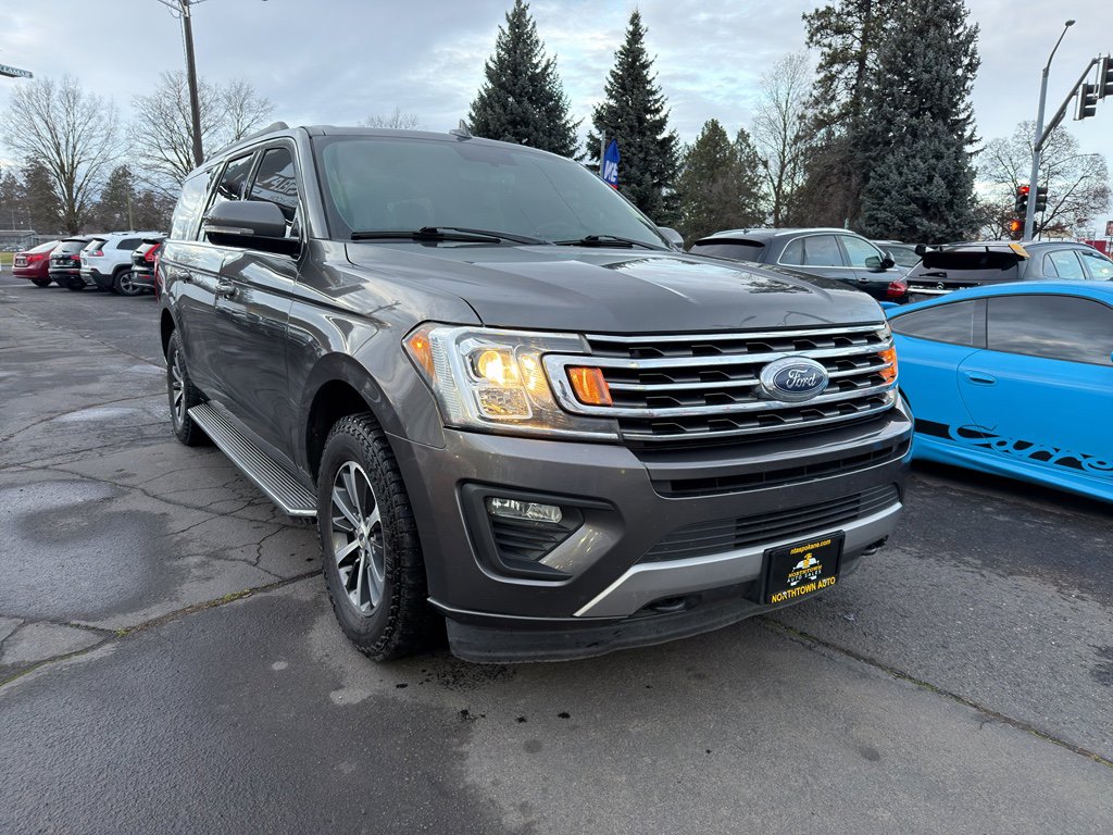 Used 2018 Ford Expedition Max XLT w/ Equipment Group 202A image 8