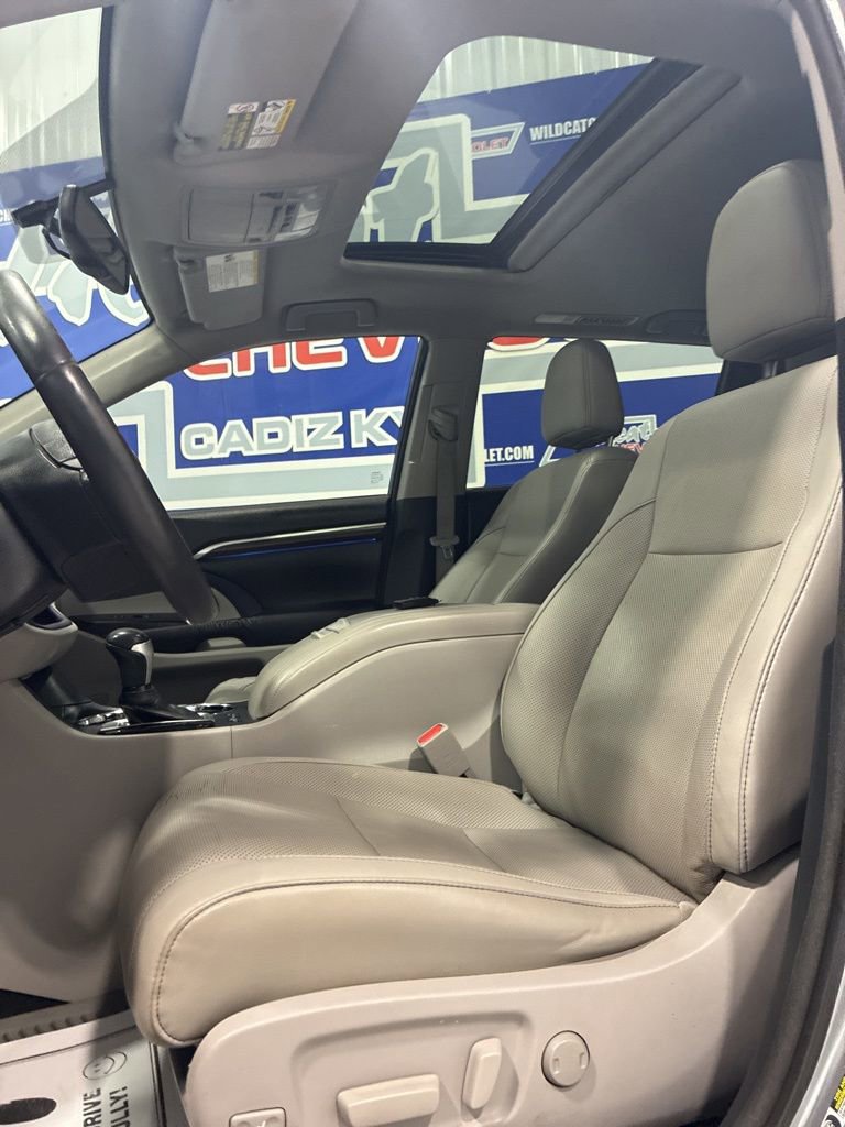 Used 2015 Toyota Highlander Limited AWD/4WD image 14