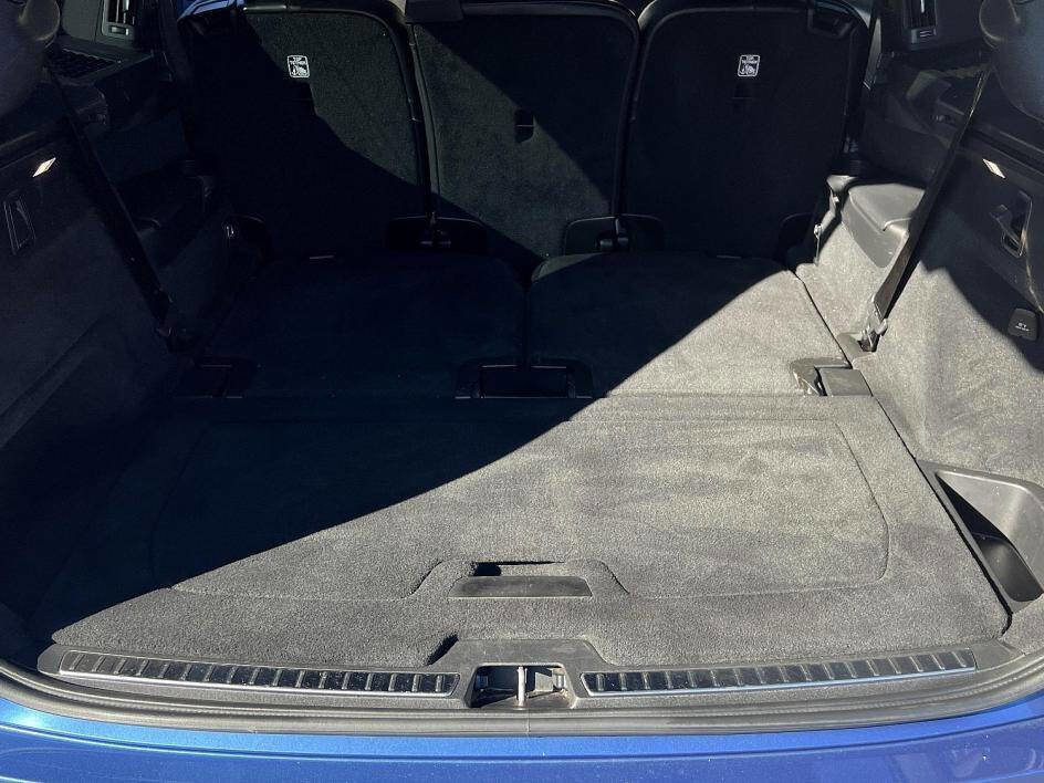 Used 2017 Volvo XC90 T6 R-Design w/ Vision Package image 26