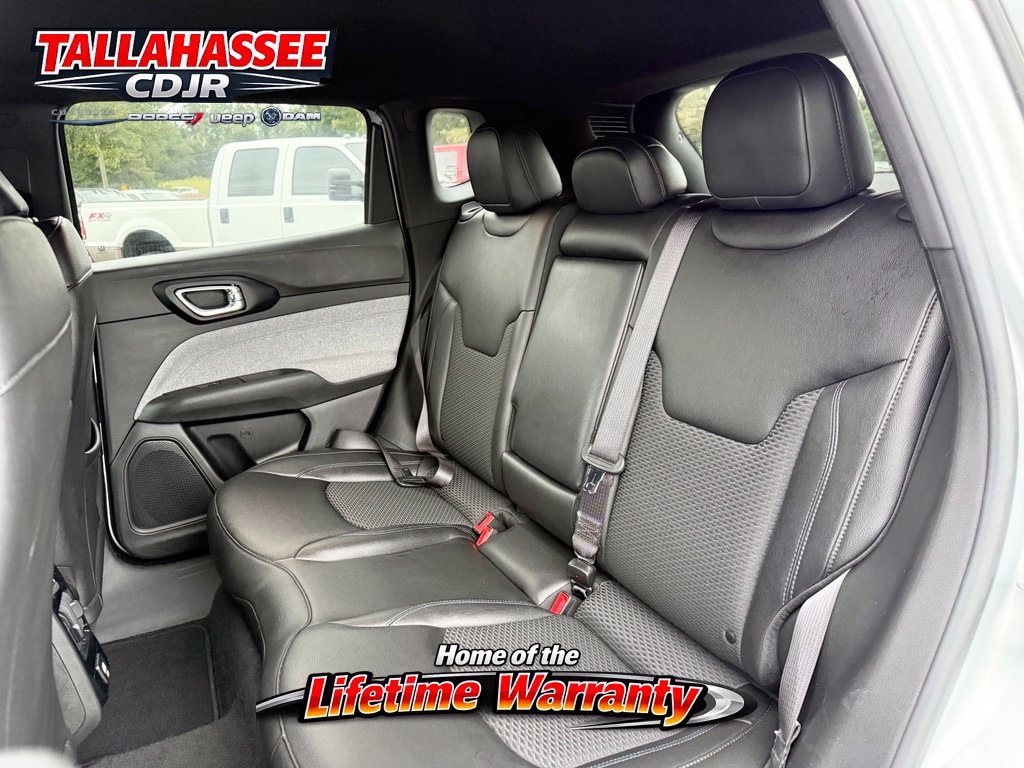 Used 2025 Jeep Compass Latitude AWD/4WD image 32