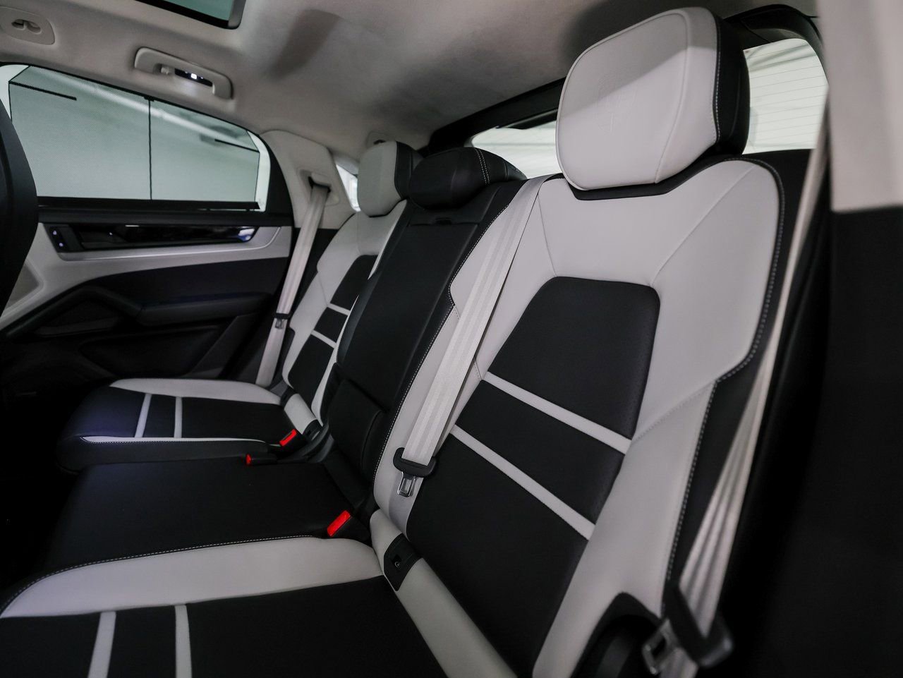 New 2026 Porsche Cayenne S image 24