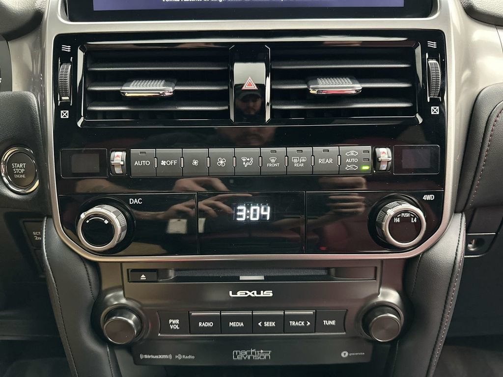 Used 2023 Lexus GX 460 Premium w/ Accessory Package AWD/4WD image 26