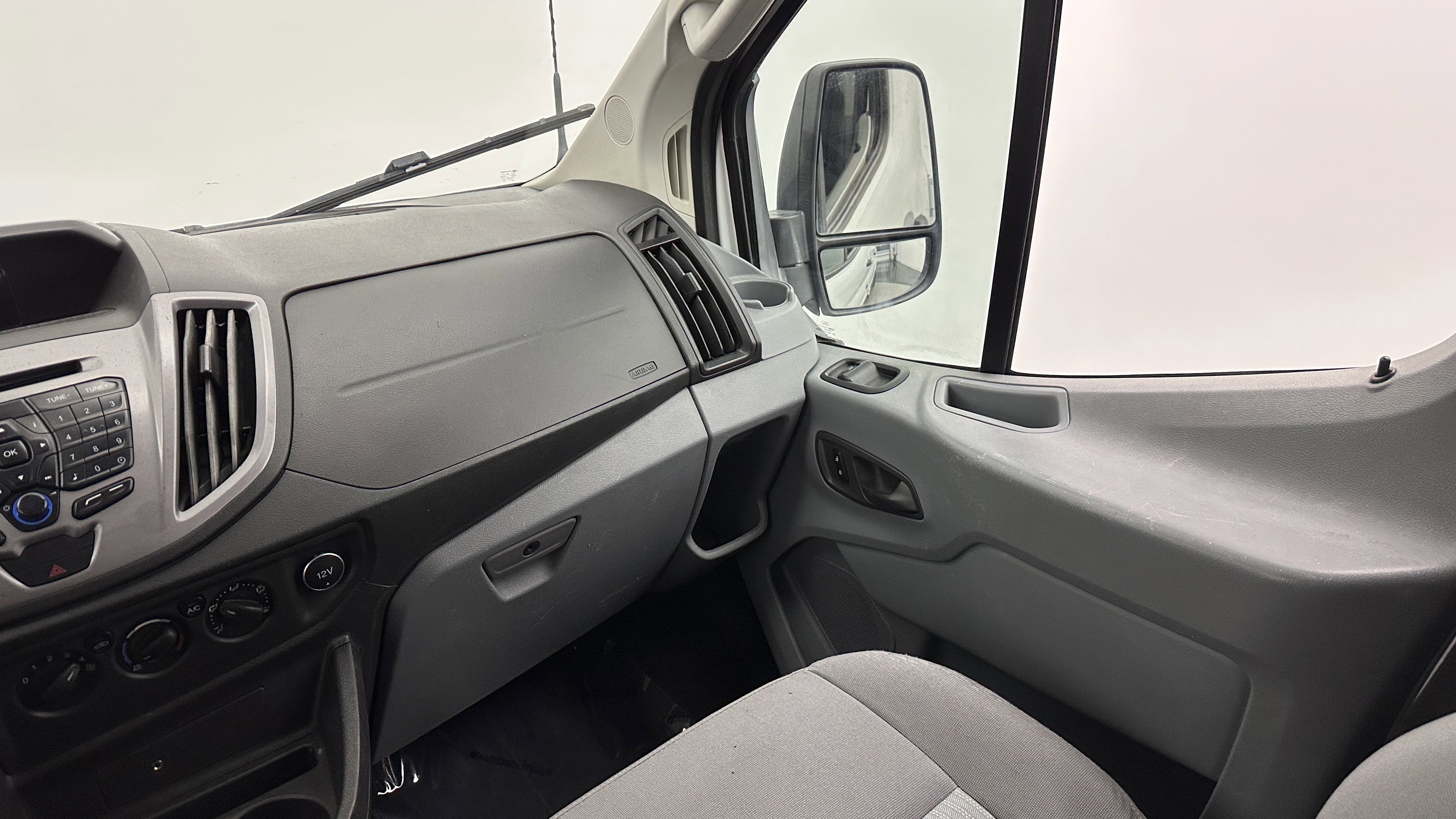 Used 2018 Ford Transit 350 XLT RWD image 25
