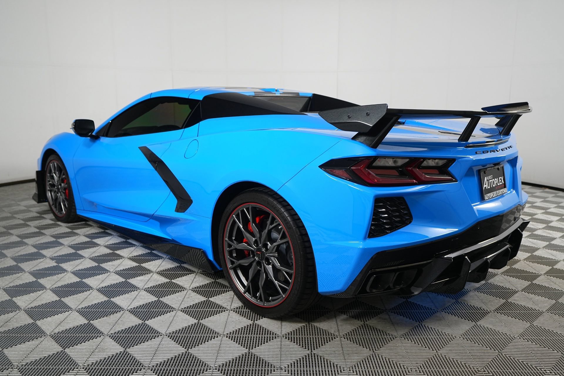 Used 2024 Chevrolet Corvette Stingray Premium Conv w/ Battery Protection Package RWD image 9