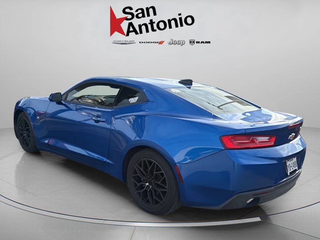 Used 2017 Chevrolet Camaro LT RWD image 5
