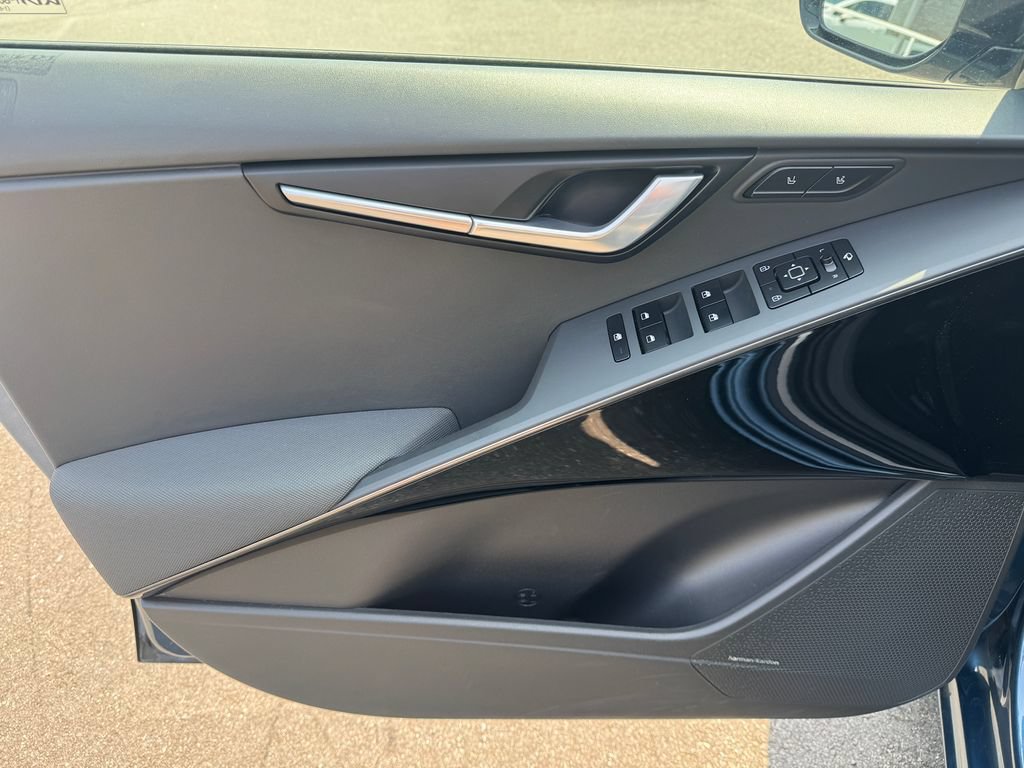 Used 2023 Kia Niro SX Touring FWD image 27