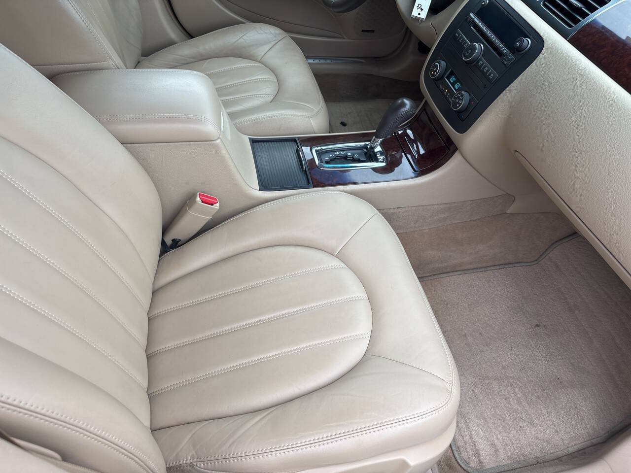 Used 2011 Buick Lucerne CXL FWD image 8