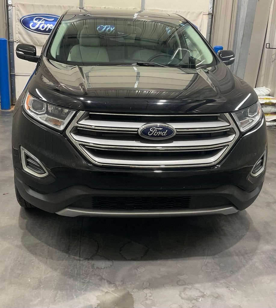 Used 2017 Ford Edge Titanium w/ Equipment Group 301A FWD image 5
