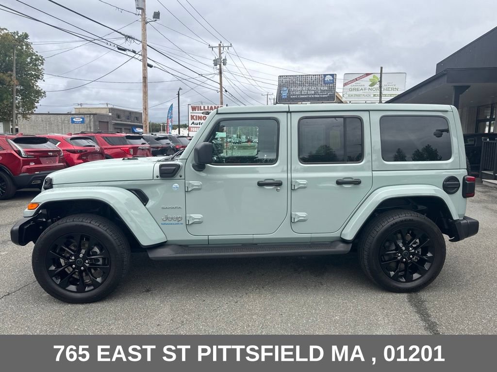 Used 2024 Jeep Wrangler Unlimited Sahara w/ Technology Group AWD/4WD image 4