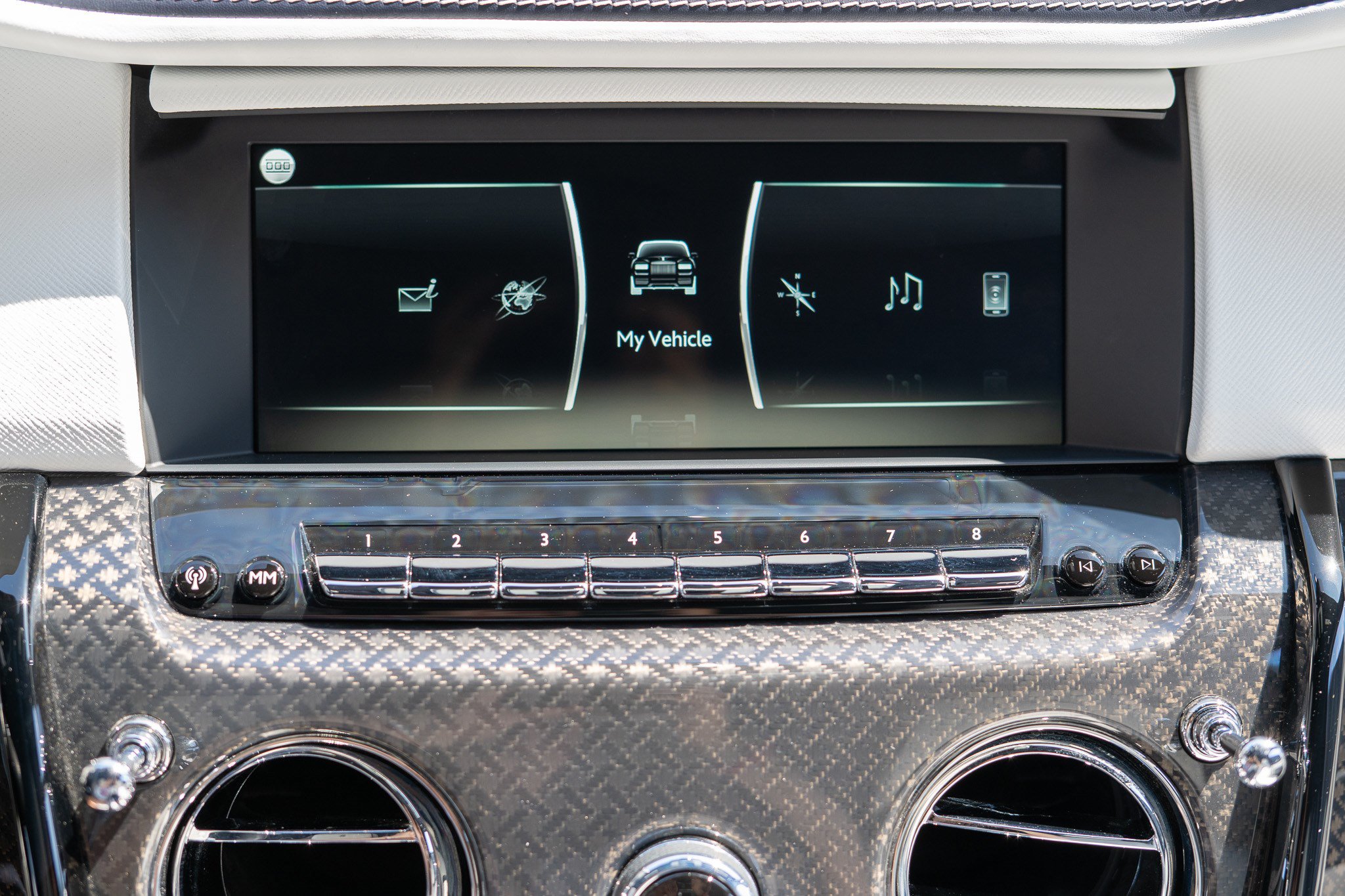 Certified 2024 Rolls-Royce Cullinan Black Badge w/ Leather Finishing Pack AWD/4WD image 22
