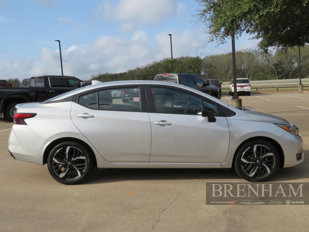 Used 2024 Nissan Versa SR image 7