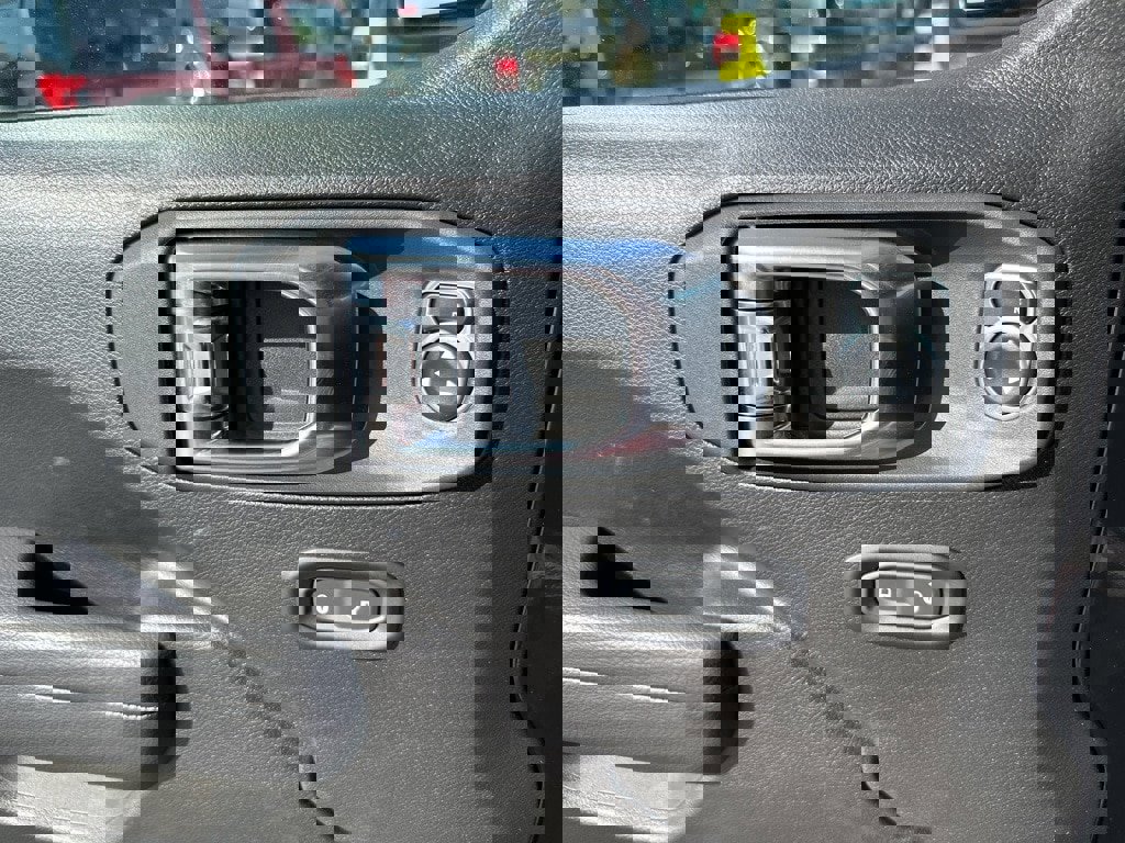 New 2025 Jeep Gladiator Sport image 38