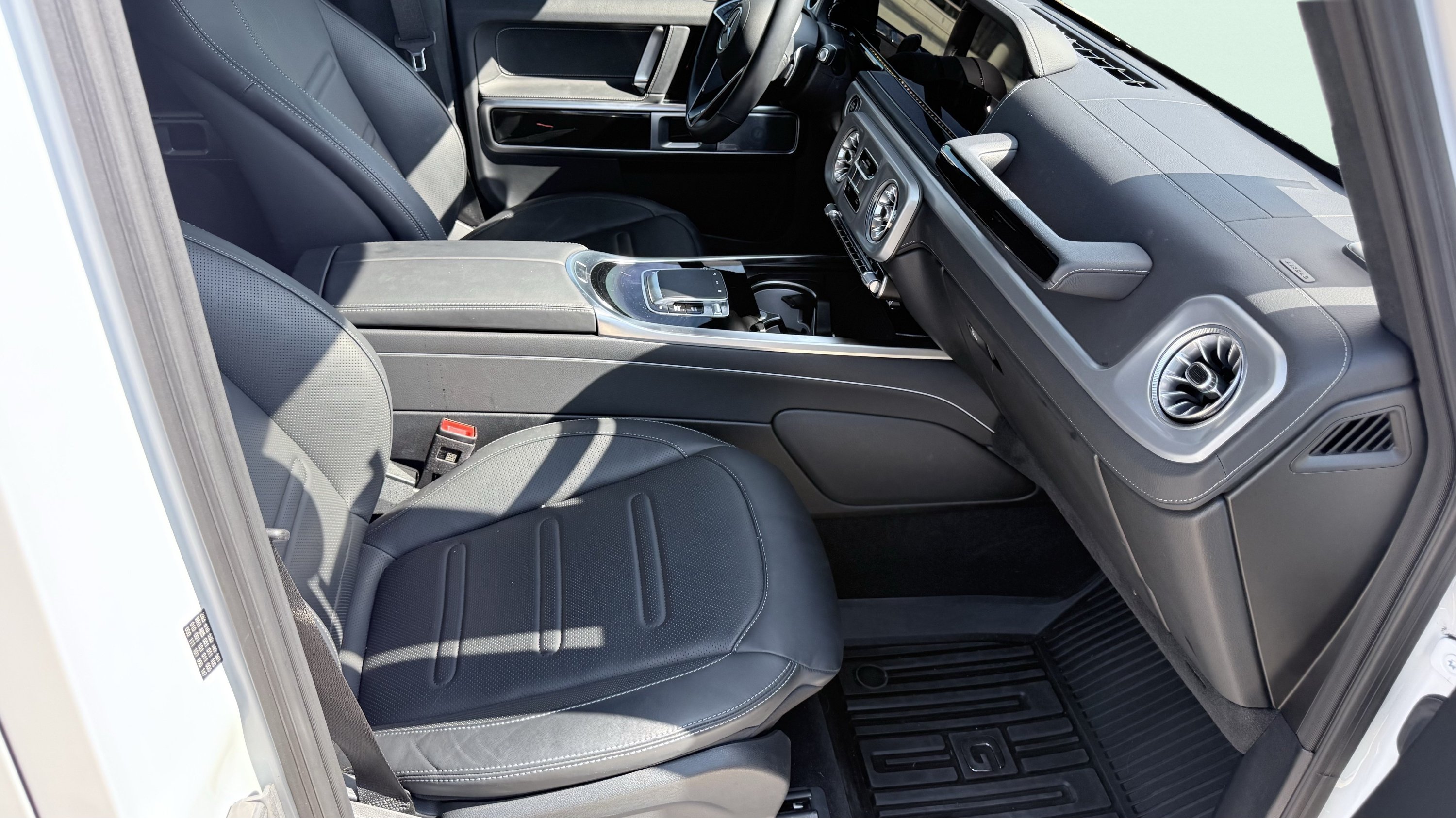 Used 2025 Mercedes-Benz G 550 image 44