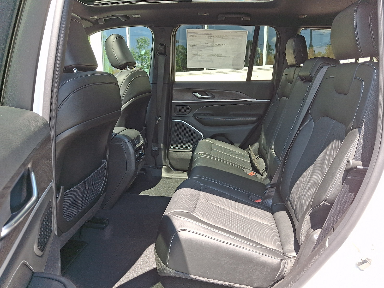 New 2026 Jeep Grand Cherokee Limited AWD/4WD image 6