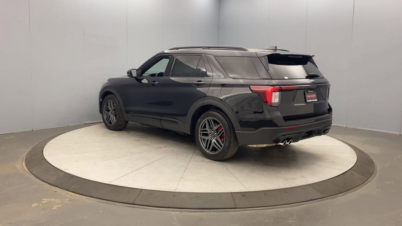 Used 2025 Ford Explorer ST w/ Sun And Sound Package AWD/4WD image 3