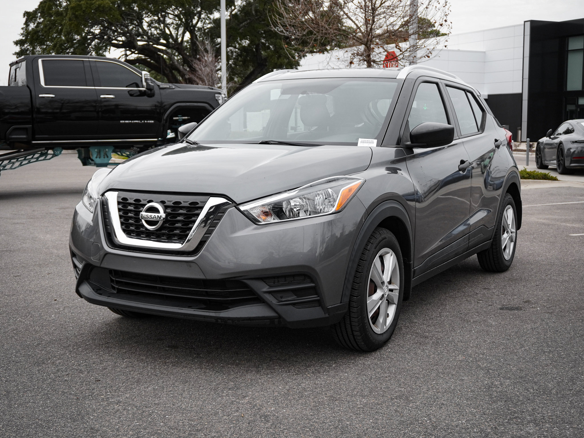 Used 2019 Nissan Kicks S image 6