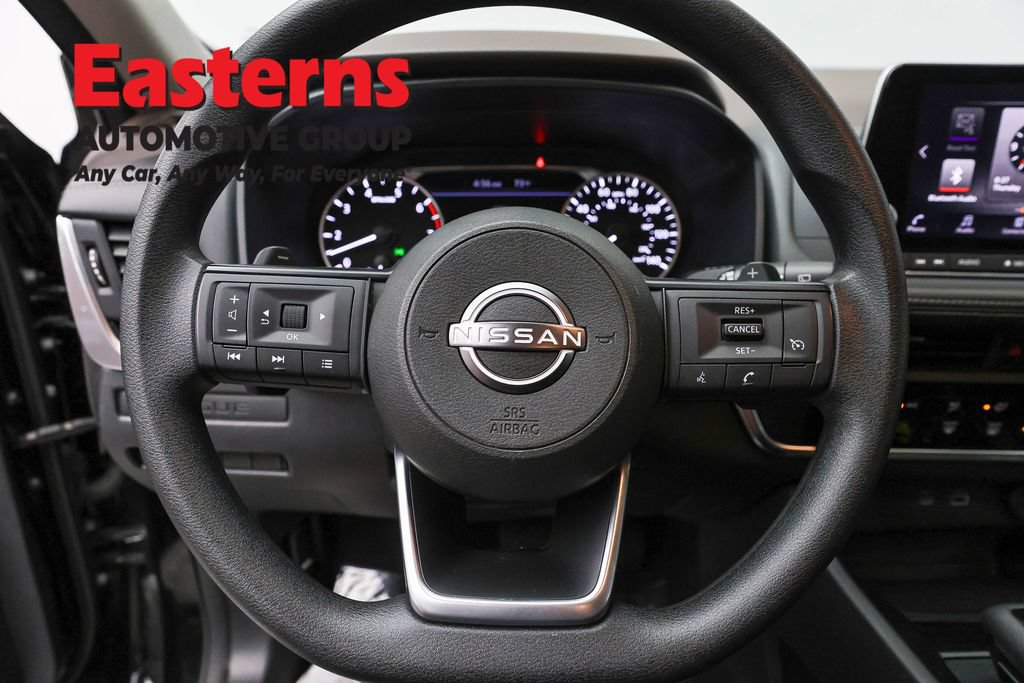 Used 2023 Nissan Rogue S AWD/4WD image 12