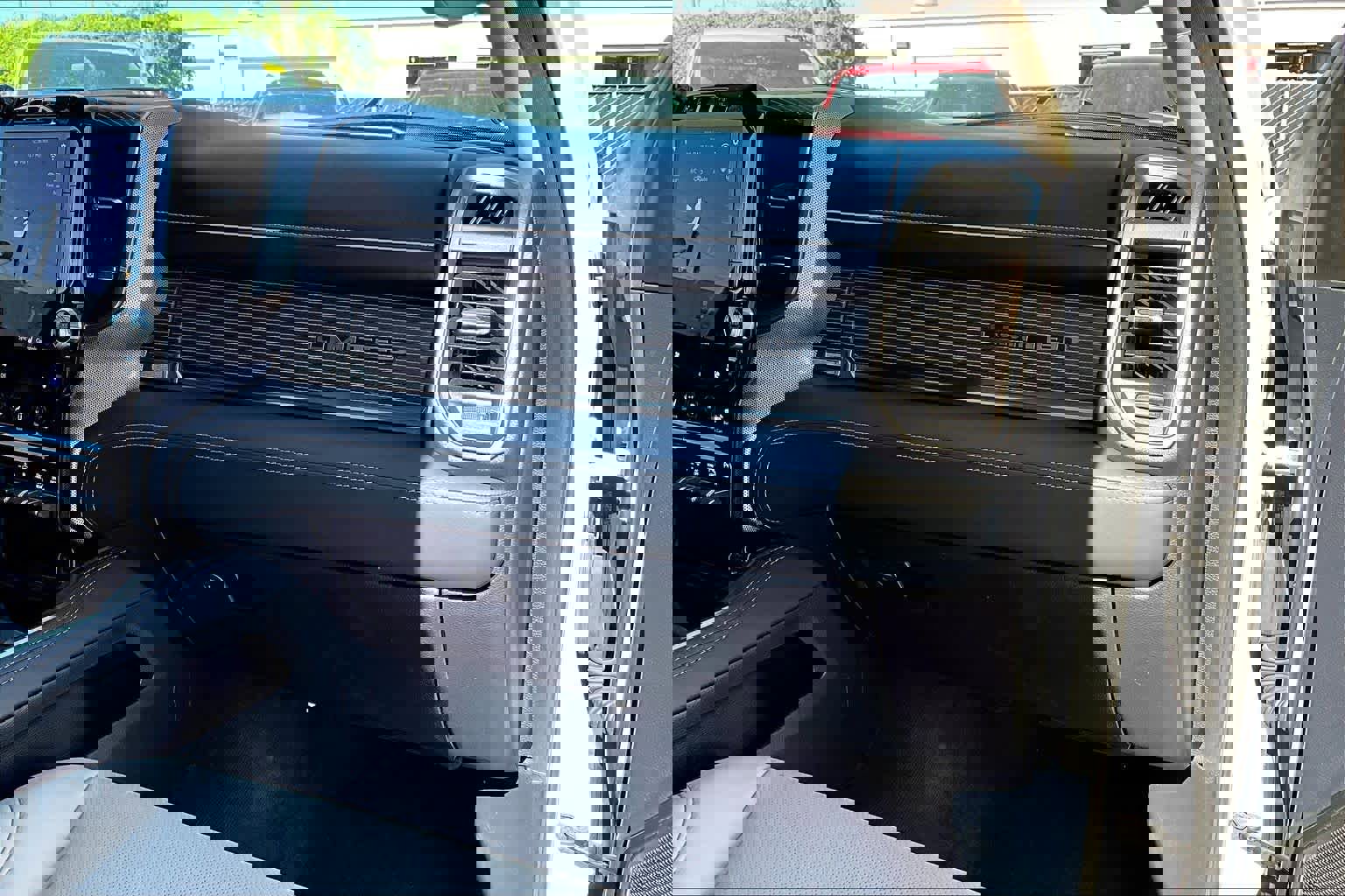 Used 2020 RAM 1500 Limited image 36