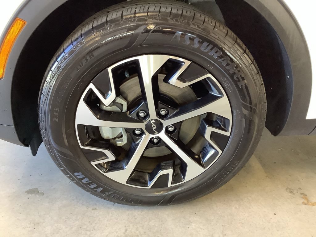 Used 2023 Kia Sportage EX AWD/4WD image 19