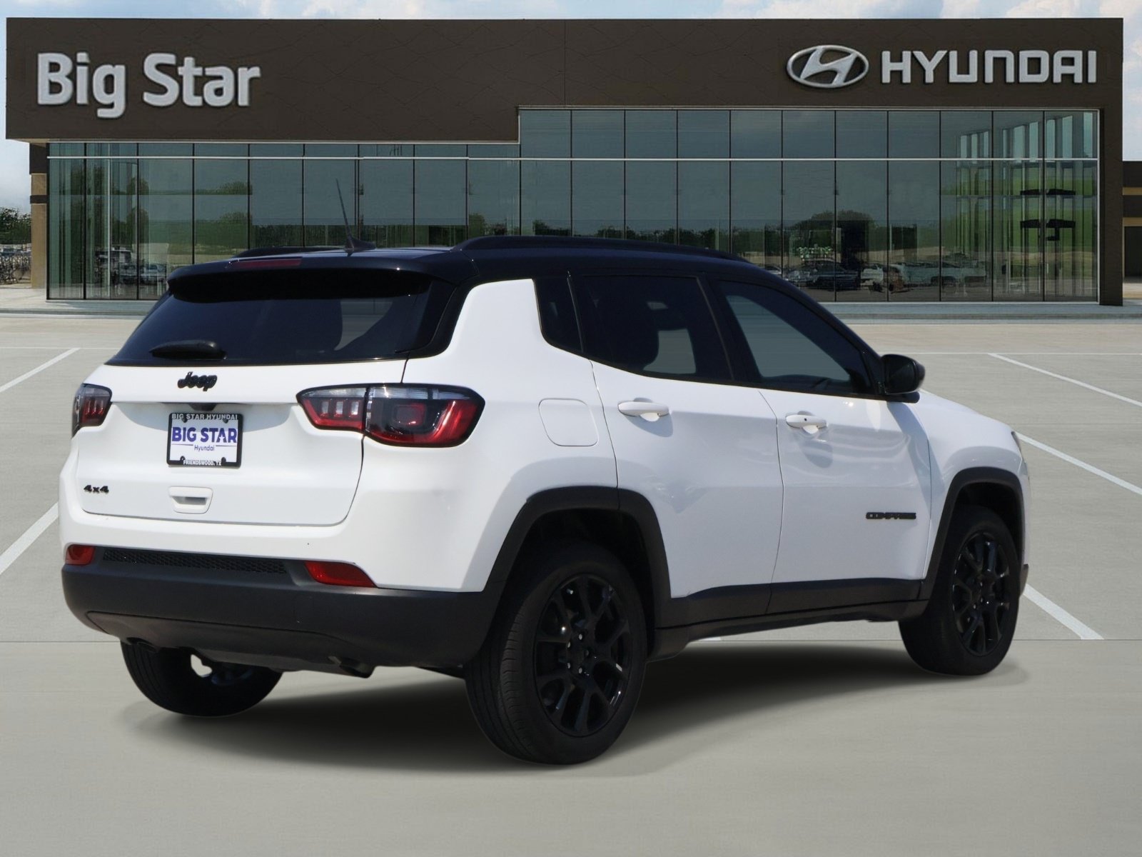 Used 2023 Jeep Compass Latitude AWD/4WD image 4