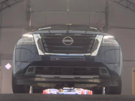 Used 2023 Nissan Pathfinder SL AWD/4WD image 3