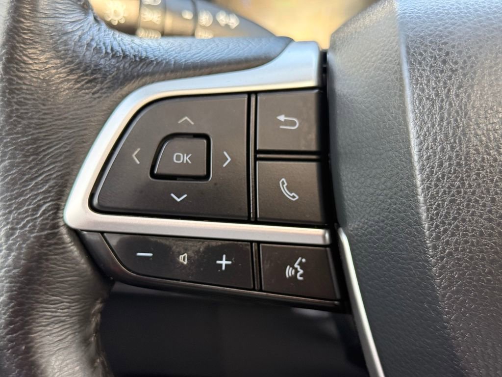 Used 2022 Toyota Sienna XLE w/ XLE Plus Package image 27