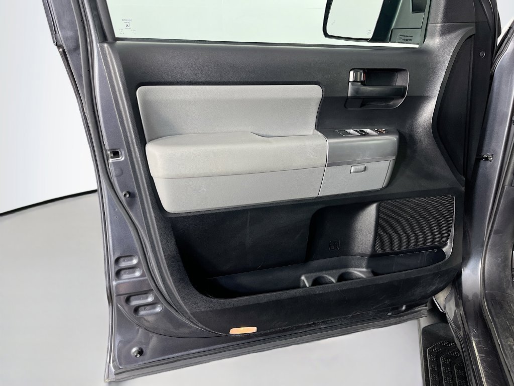Used 2019 Toyota Sequoia SR5 AWD/4WD image 26