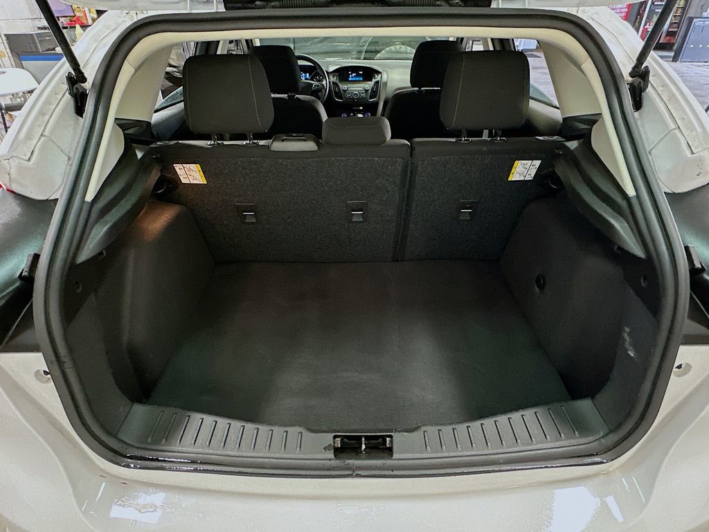 Used 2018 Ford Focus SE image 25