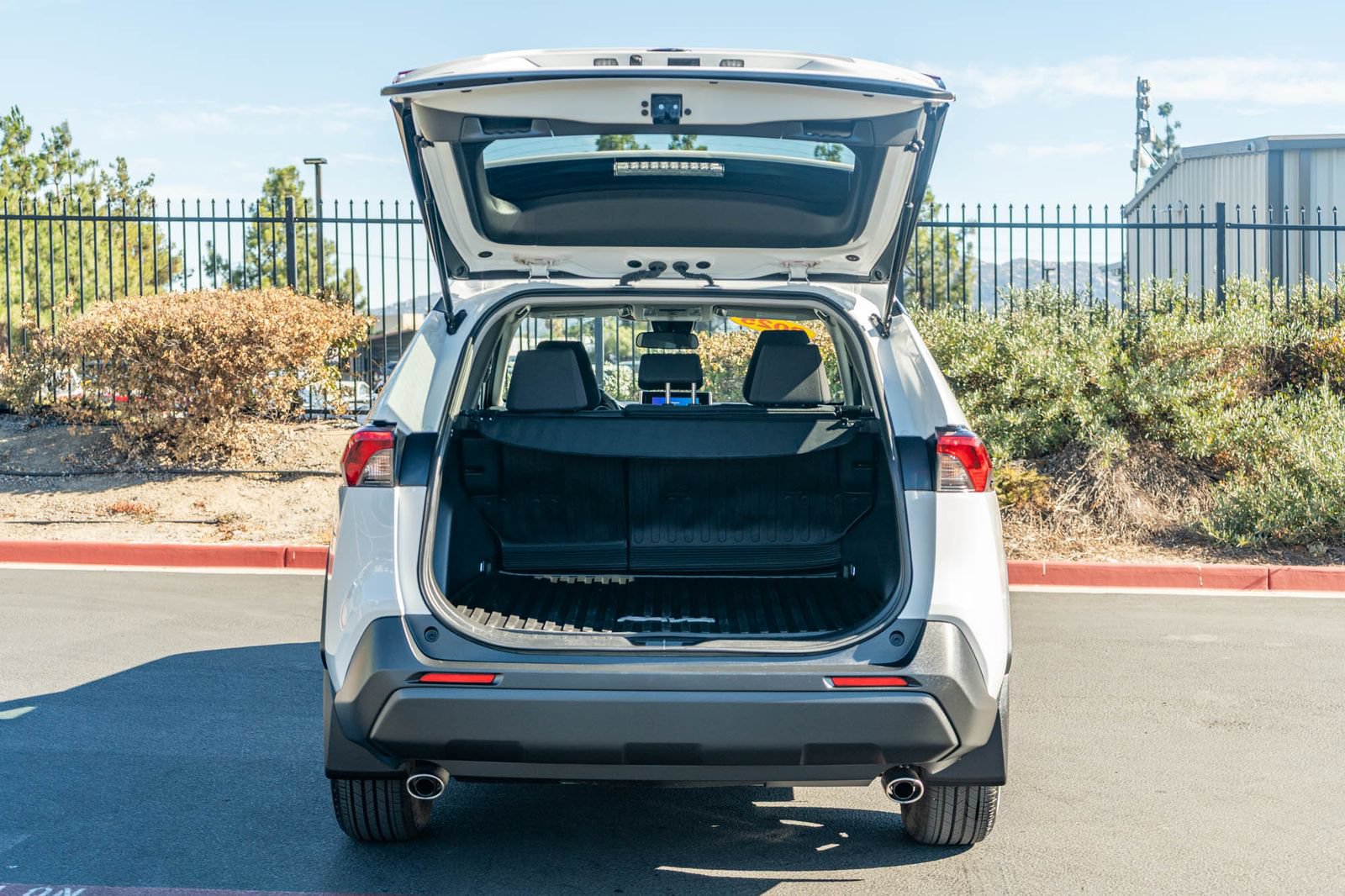 Certified 2025 Toyota RAV4 XLE FWD image 23