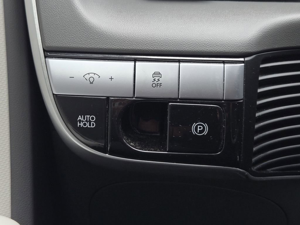 Used 2023 Hyundai Ioniq 5 SE image 17