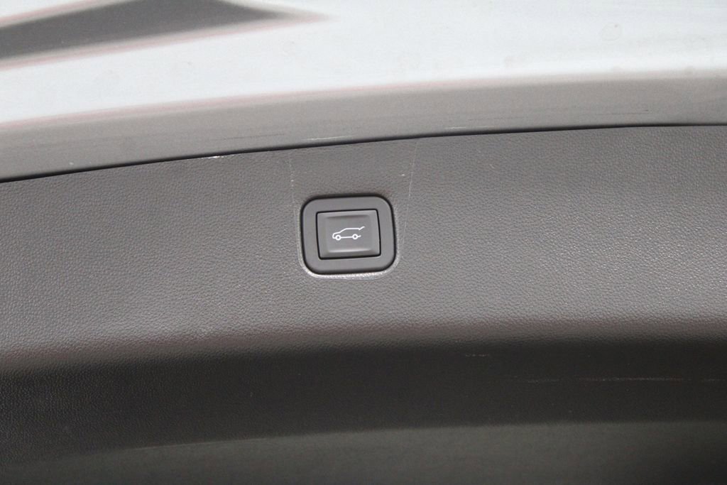 Used 2025 Chevrolet Blazer RS image 18